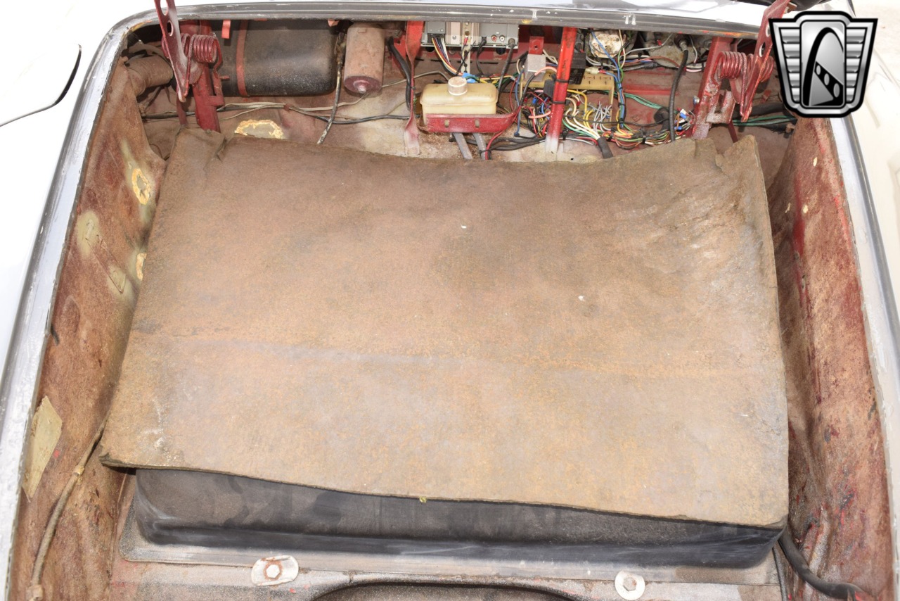 1973 Volkswagen Karmann Ghia 26