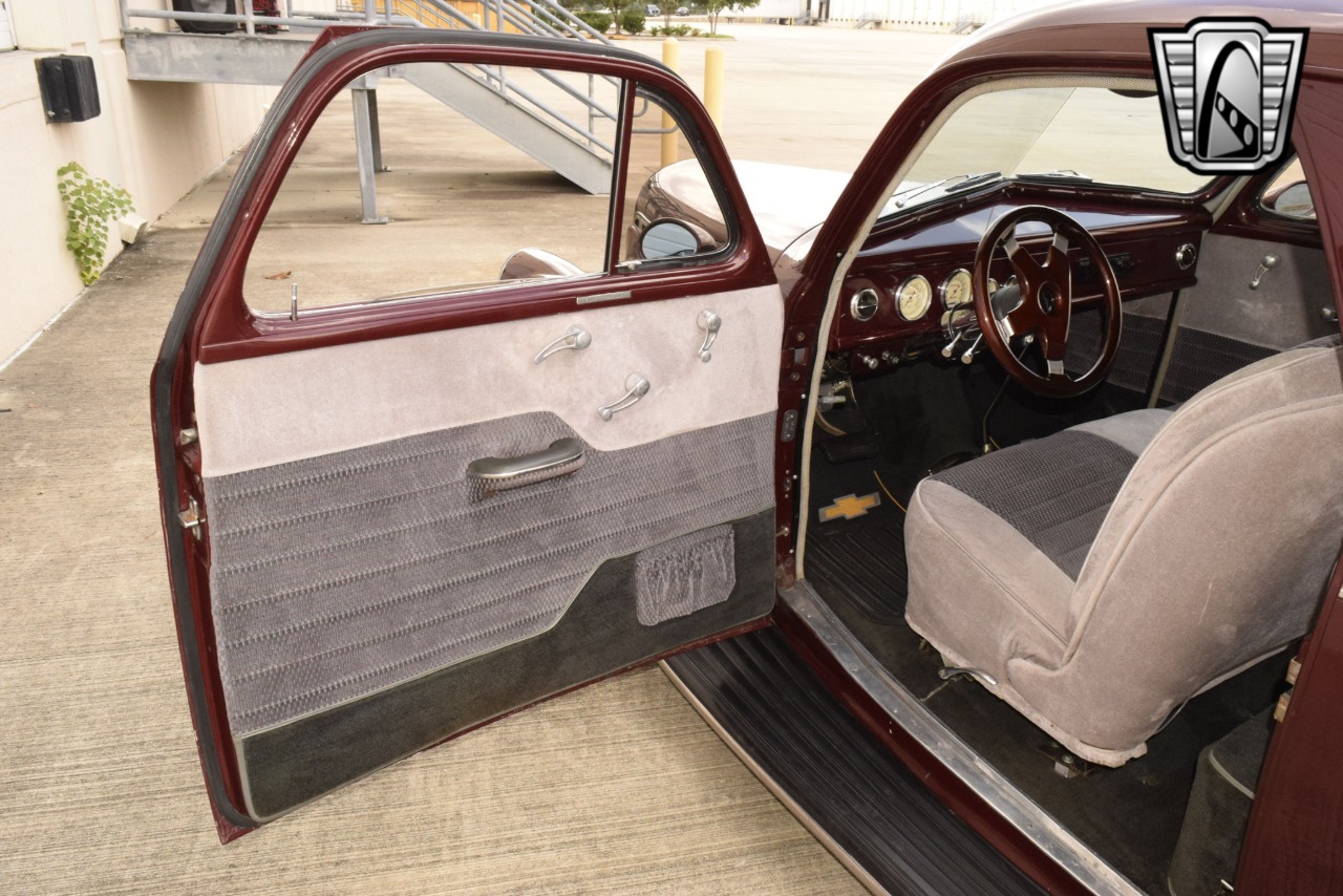 1940 Chevrolet Special - Deluxe 23