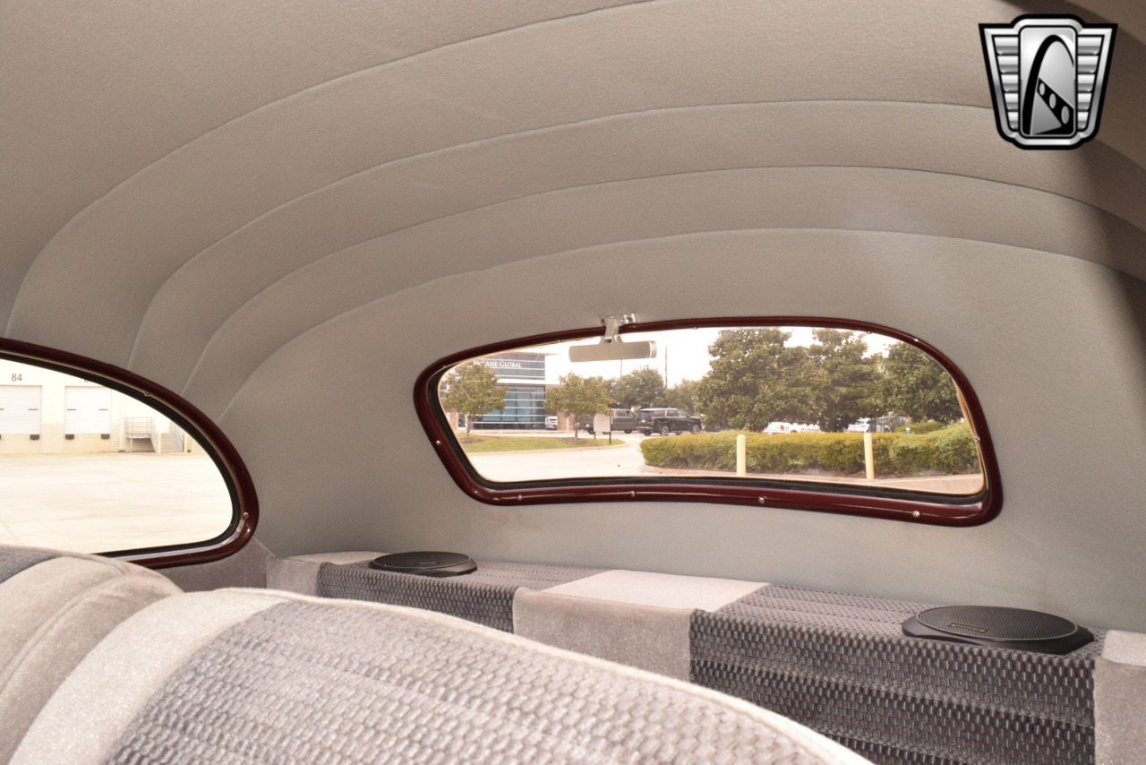 1940 Chevrolet Special - Deluxe 25