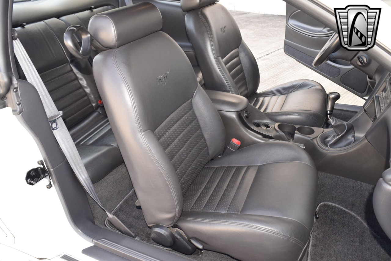 1999 Ford Mustang 23