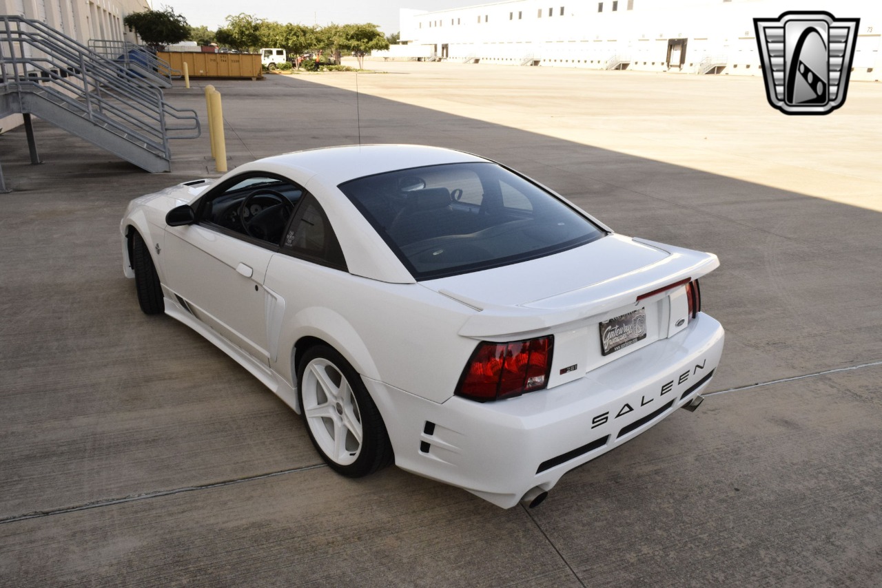 1999 Ford Mustang 35