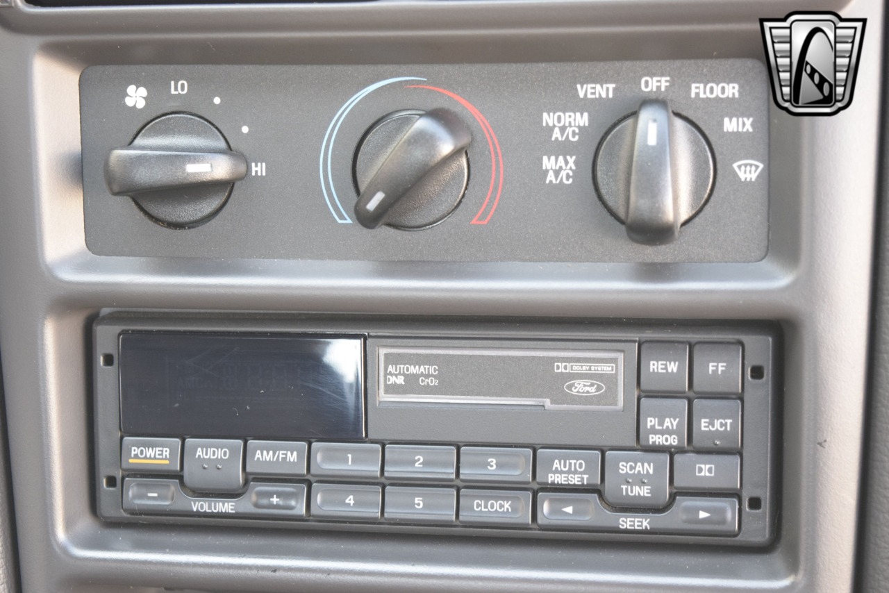 1999 Ford Mustang 24