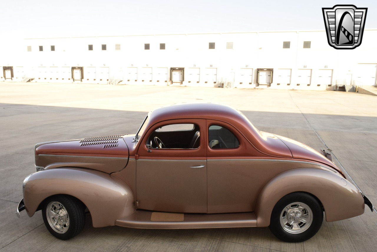 1940 Ford Deluxe 33
