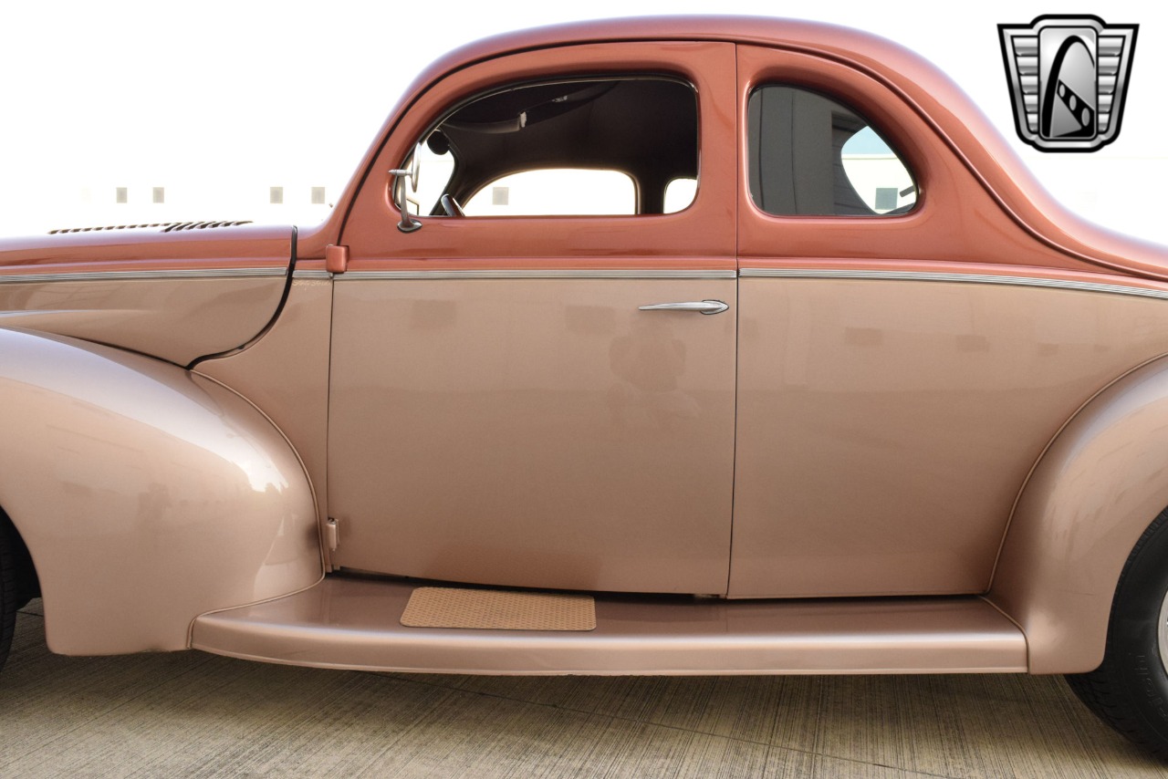 1940 Ford Deluxe 54