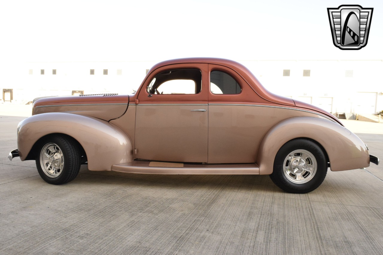 1940 Ford Deluxe 34