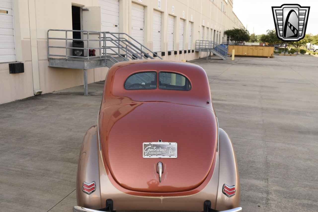 1940 Ford Deluxe 37