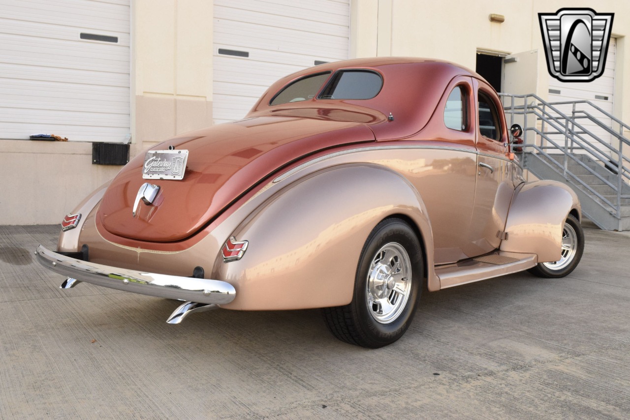 1940 Ford Deluxe 41