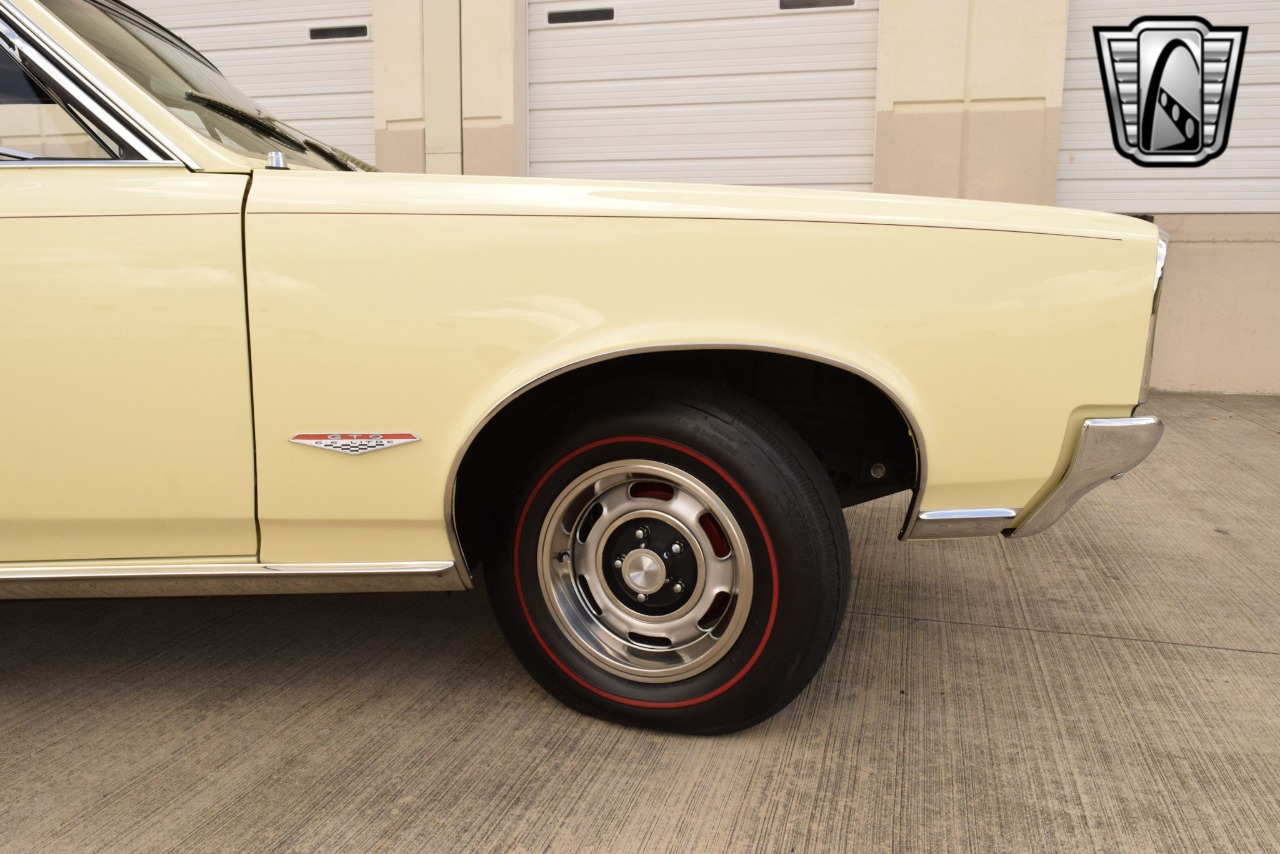 1966 Pontiac GTO 74