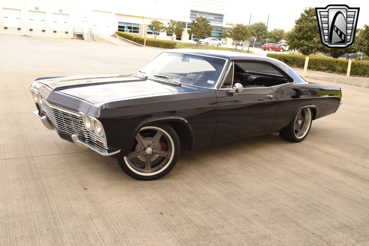 1965 Chevrolet Impala 32