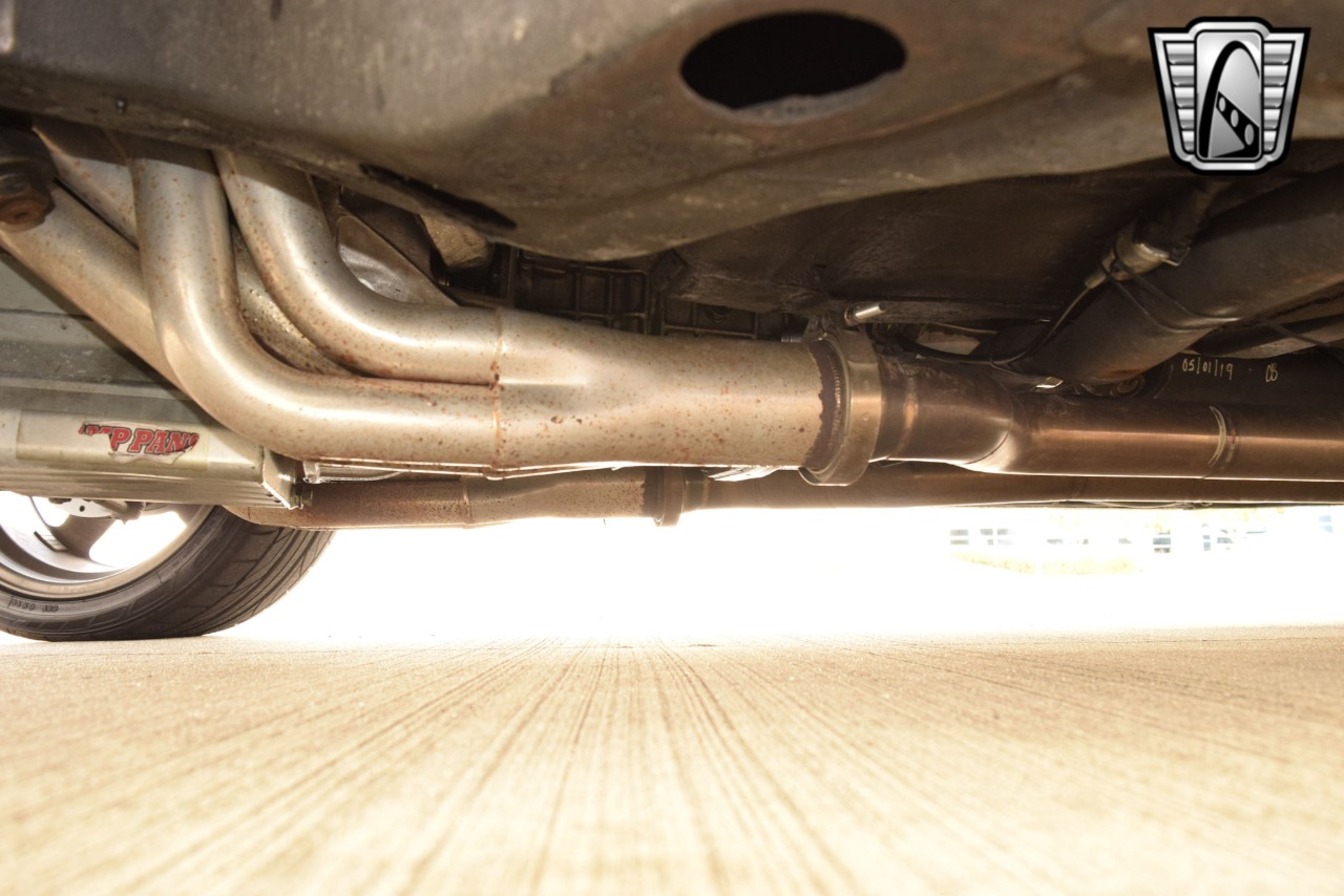 1965 Chevrolet Impala 13