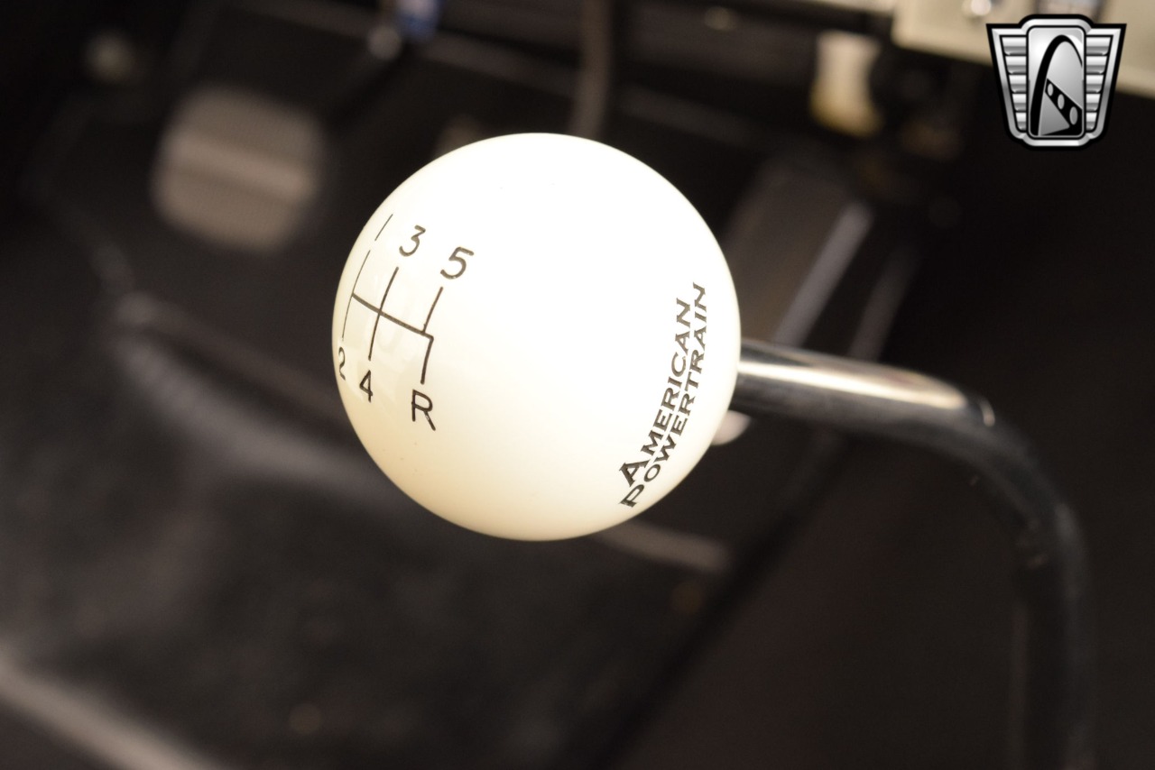 1965 Chevrolet Impala 29