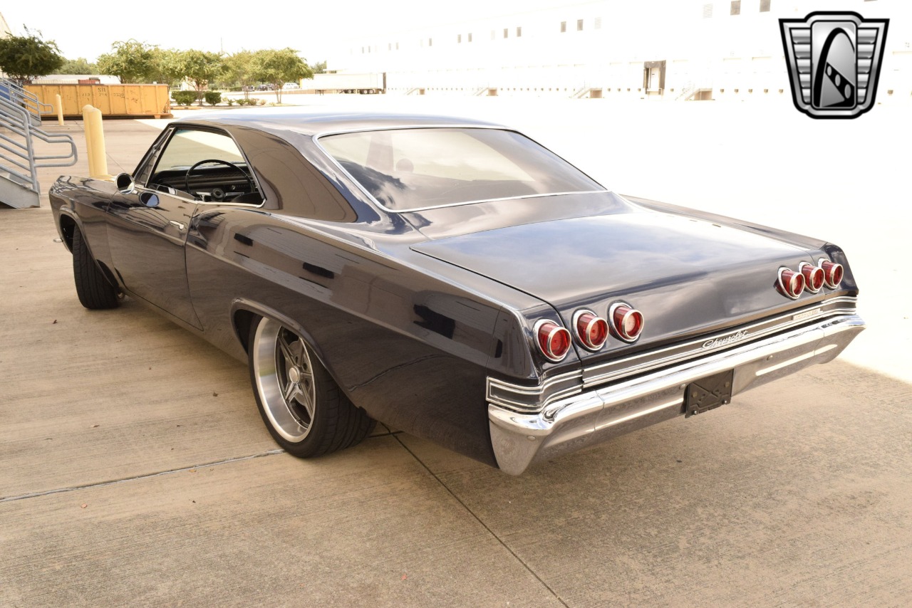 1965 Chevrolet Impala 36