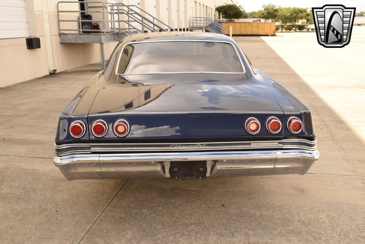 1965 Chevrolet Impala 38