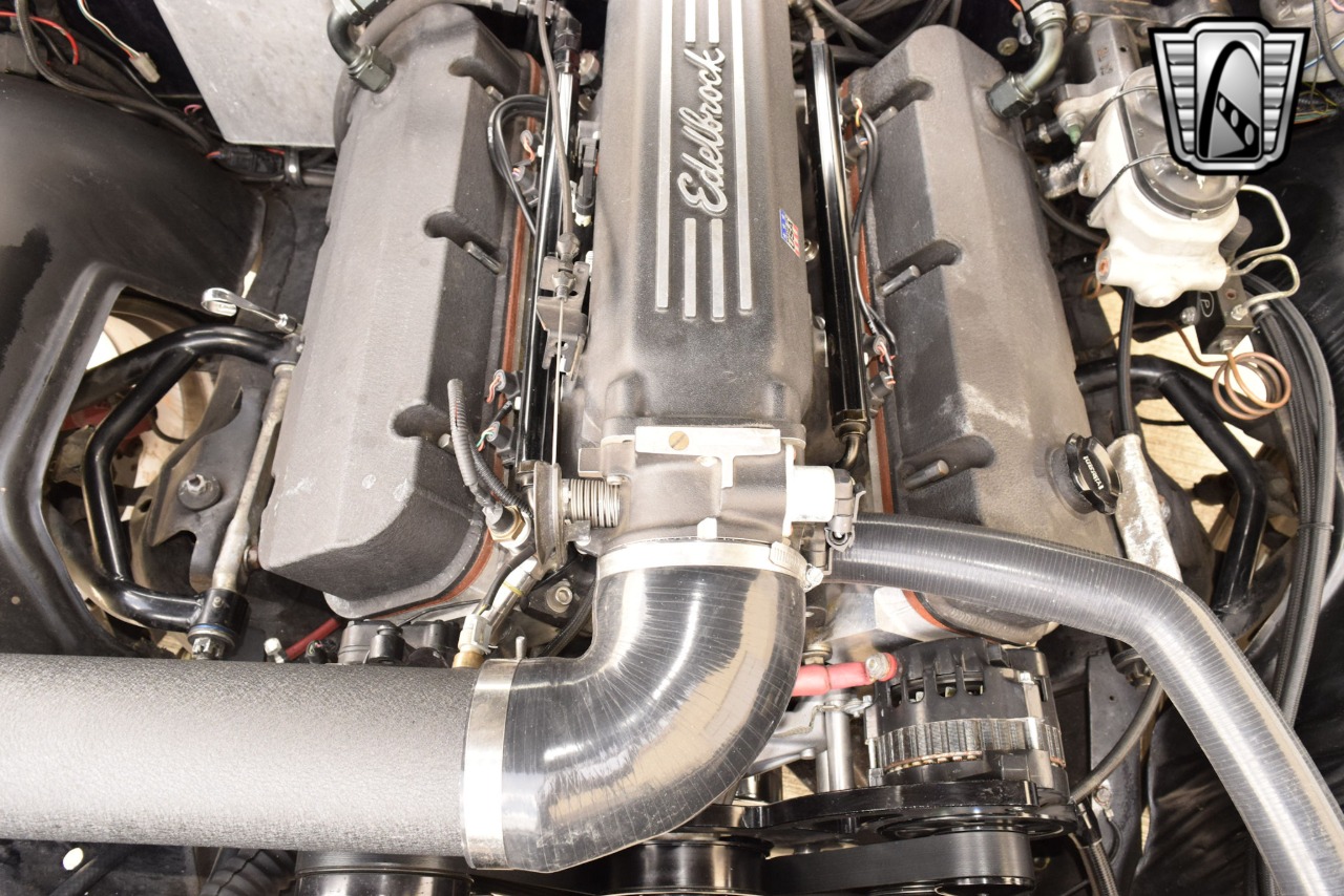 1965 Chevrolet Impala 19