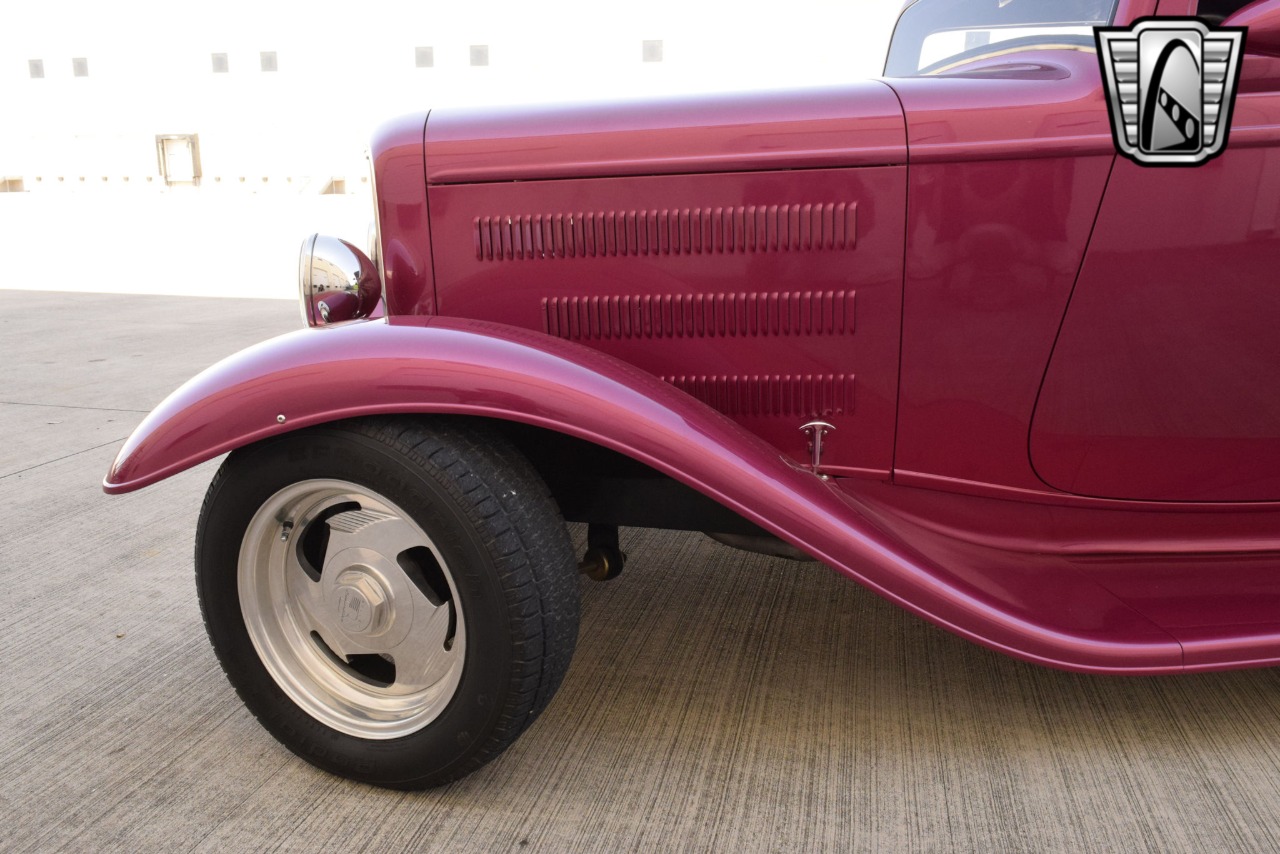 1932 Ford Roadster 52