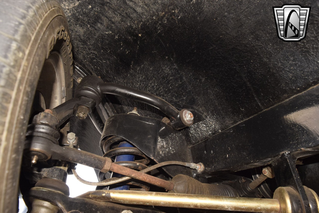 1932 Ford Roadster 73