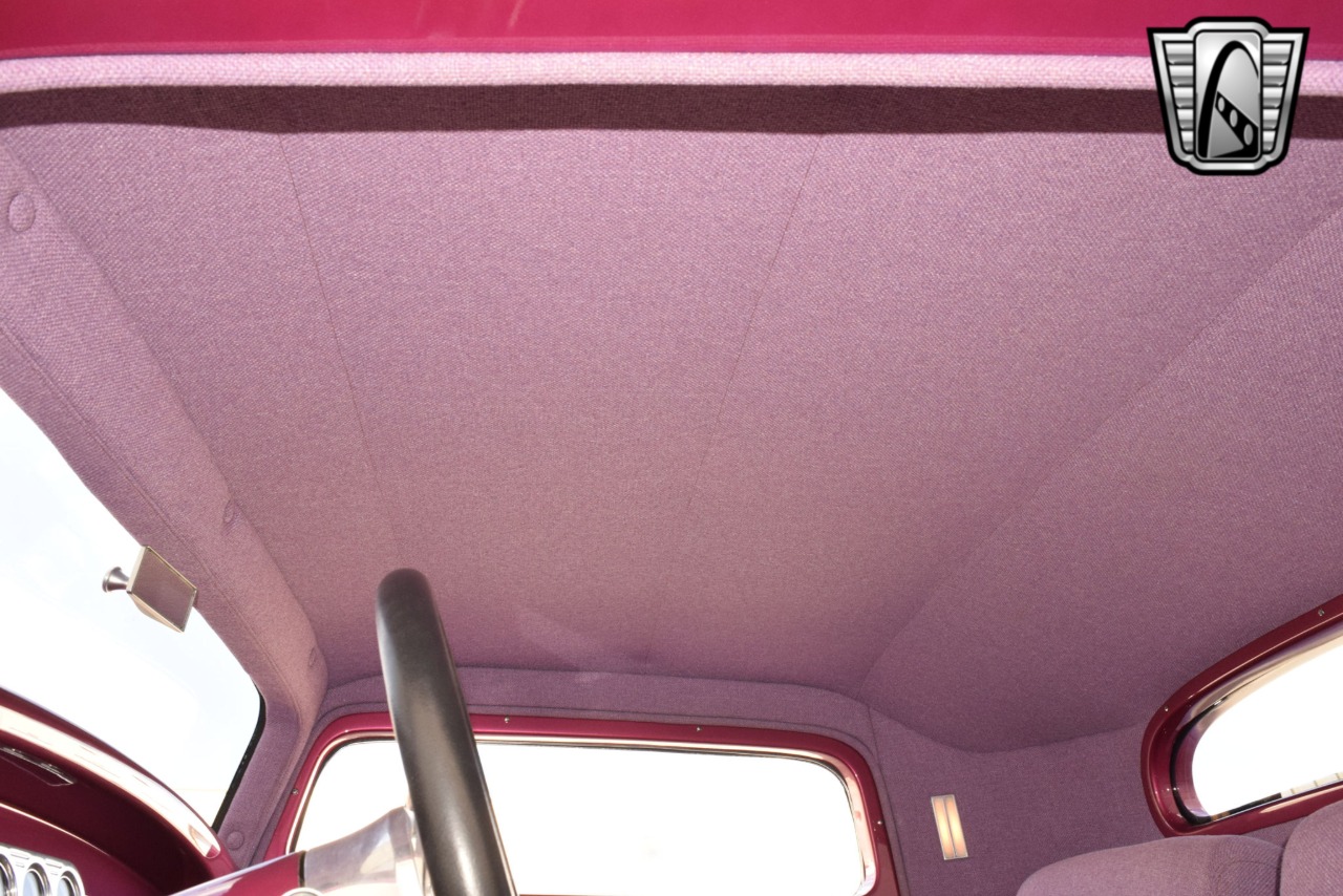 1932 Ford Roadster 23