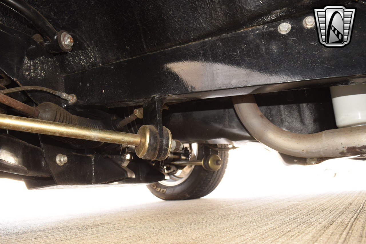 1932 Ford Roadster 74