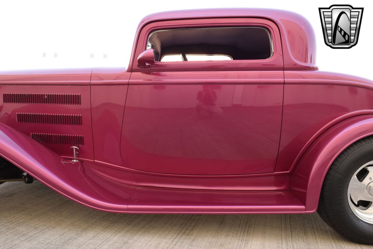 1932 Ford Roadster 54