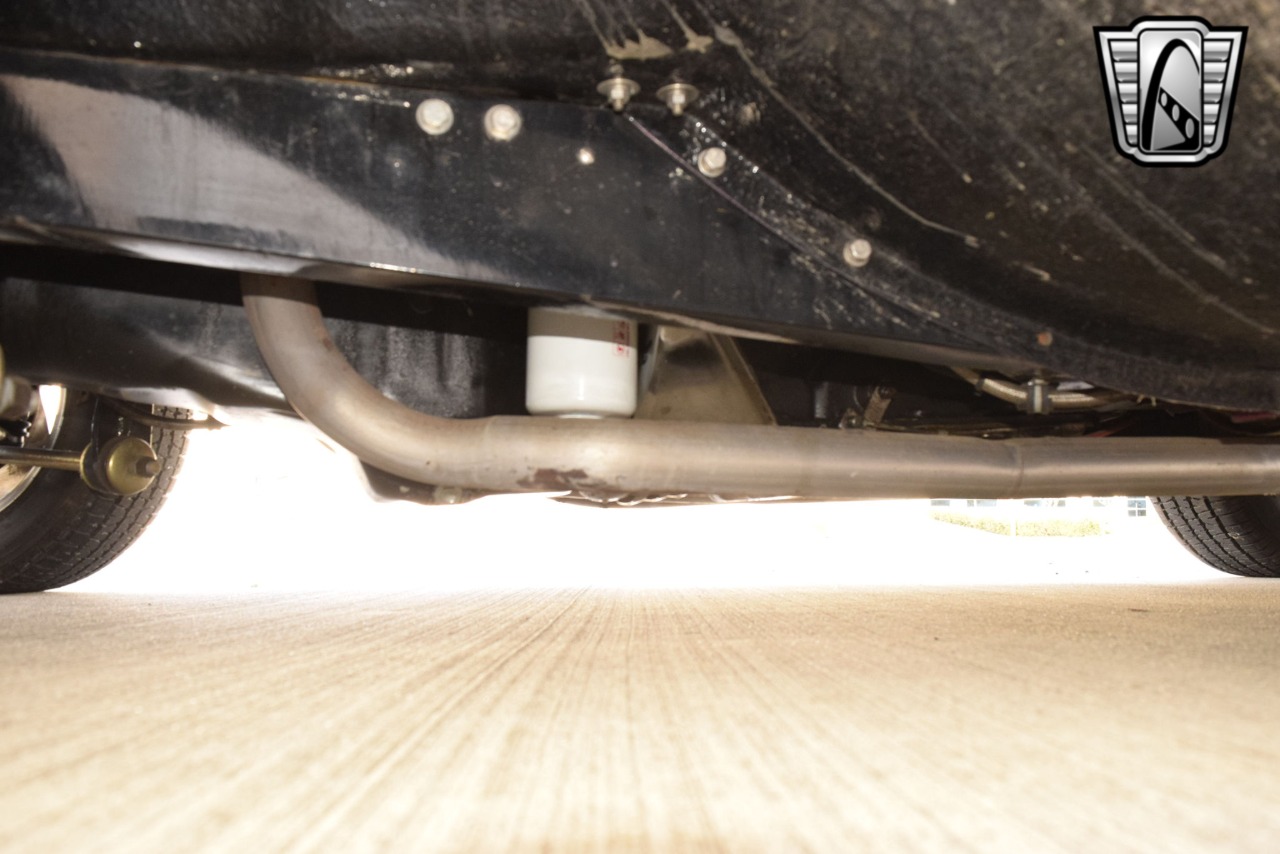 1932 Ford Roadster 13