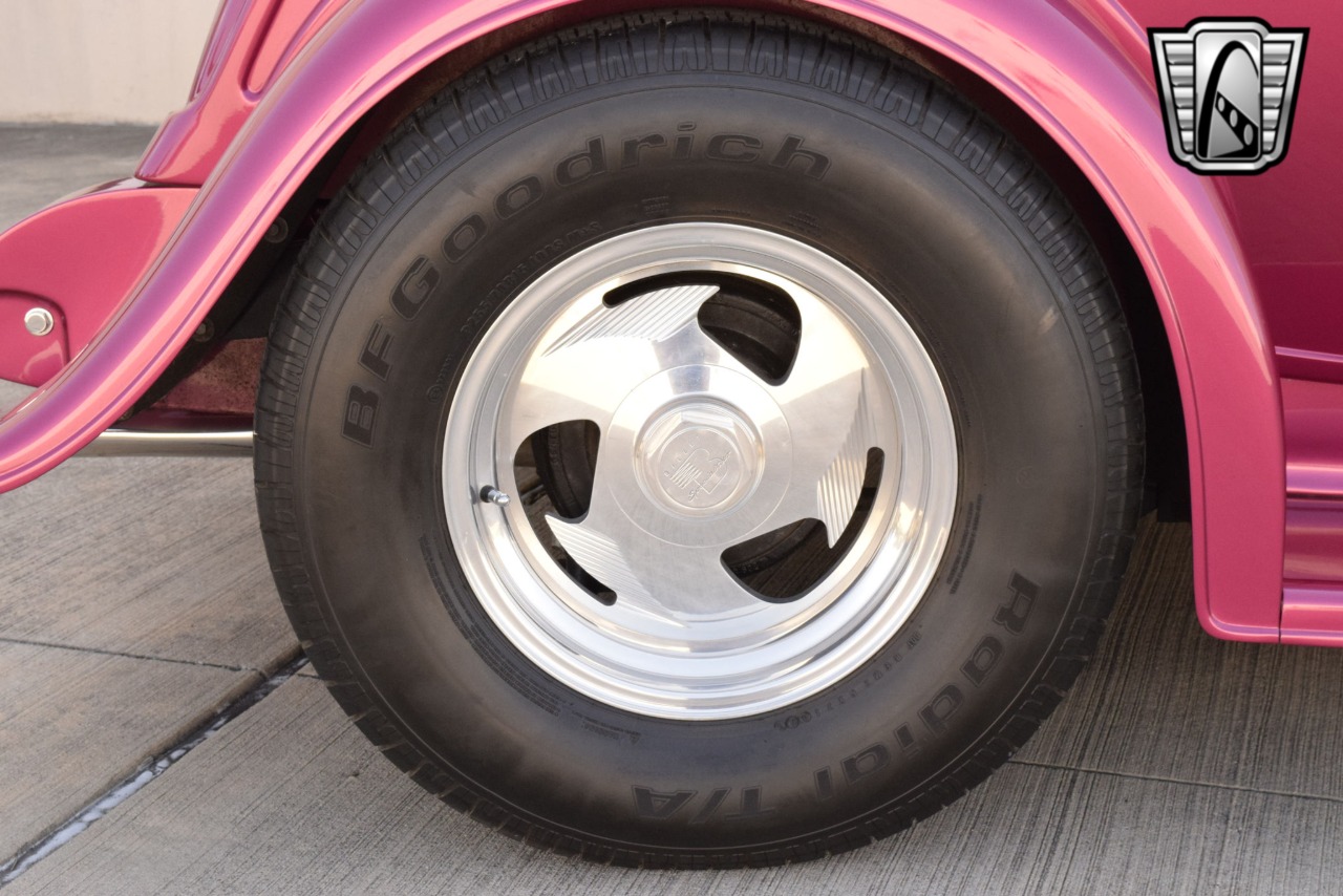 1932 Ford Roadster 61