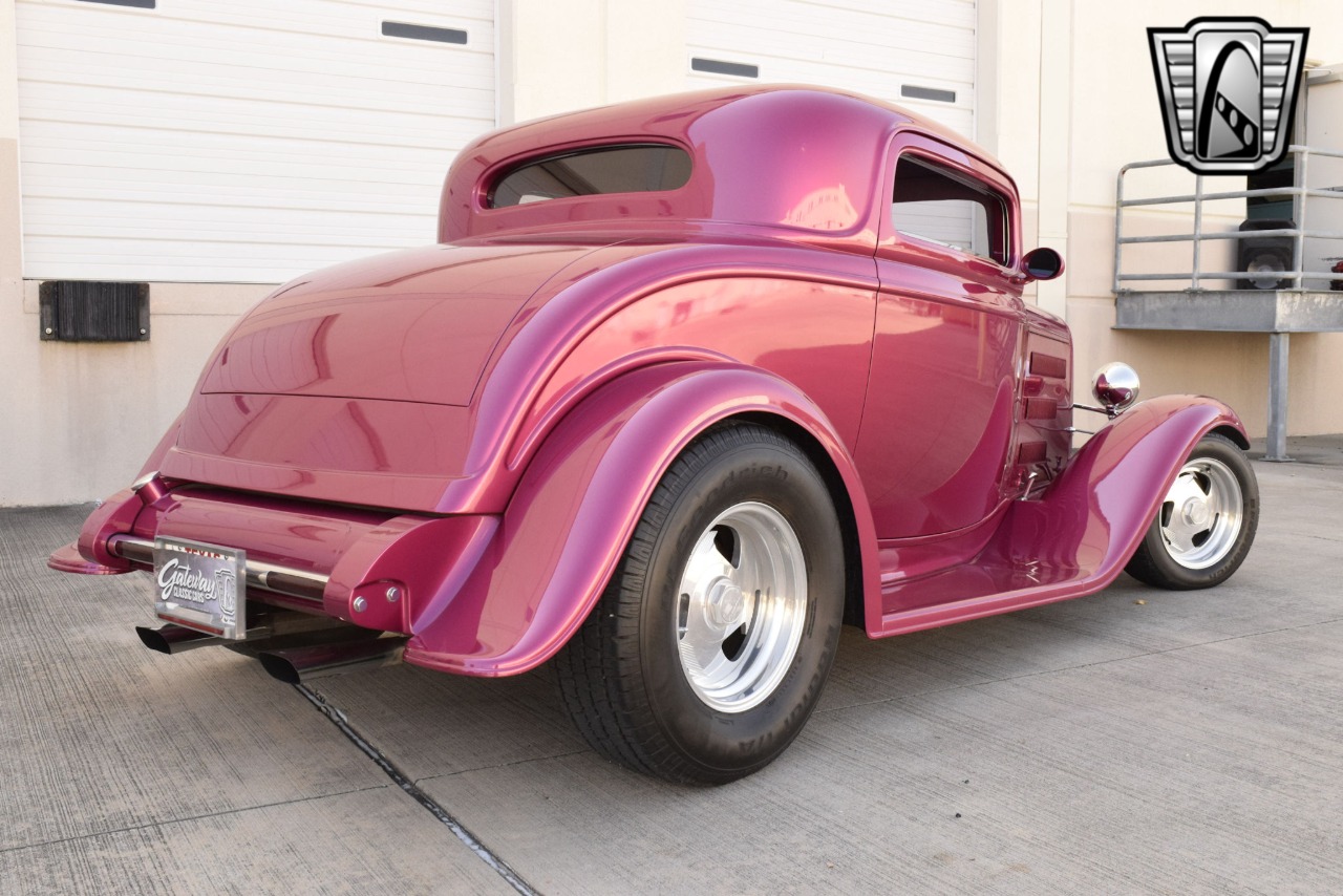 1932 Ford Roadster 41