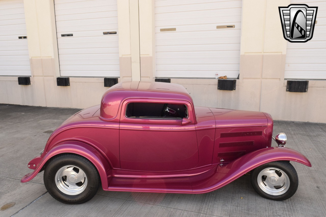 1932 Ford Roadster 42