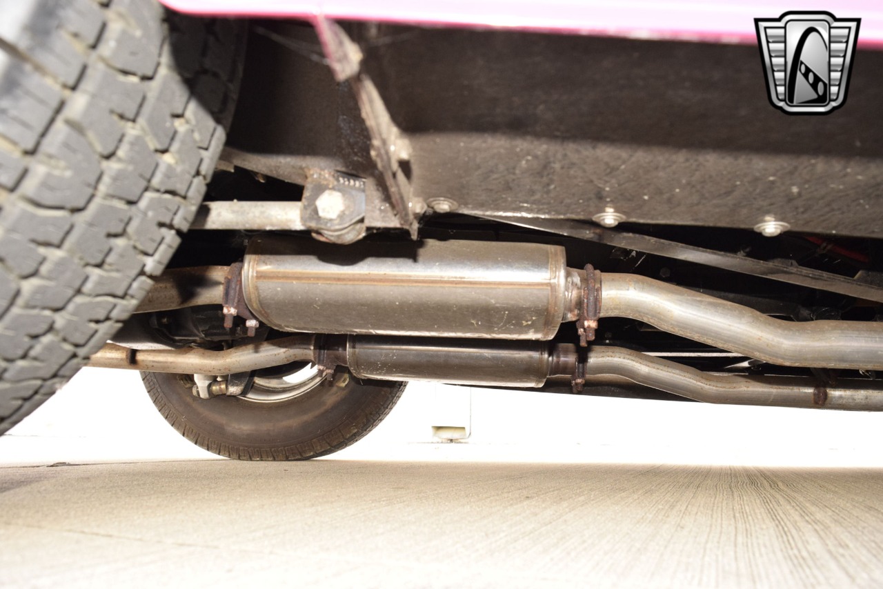 1932 Ford Roadster 16