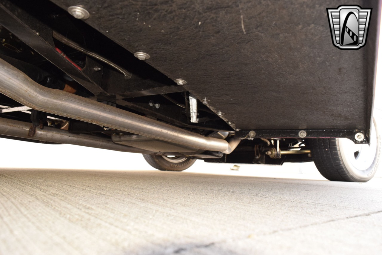 1932 Ford Roadster 92