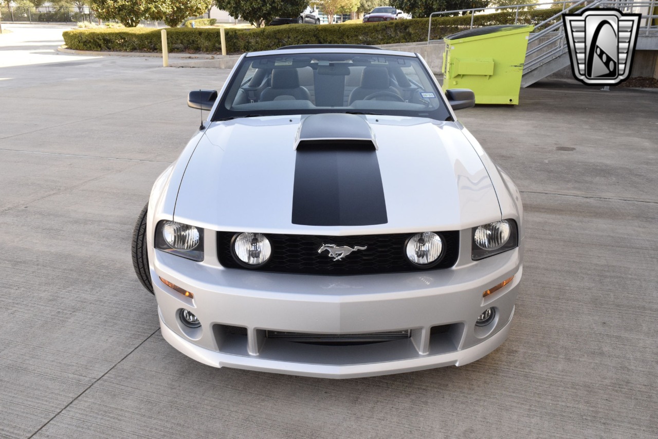 2009 Ford Mustang 35