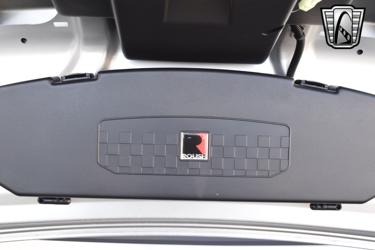 2009 Ford Mustang 29