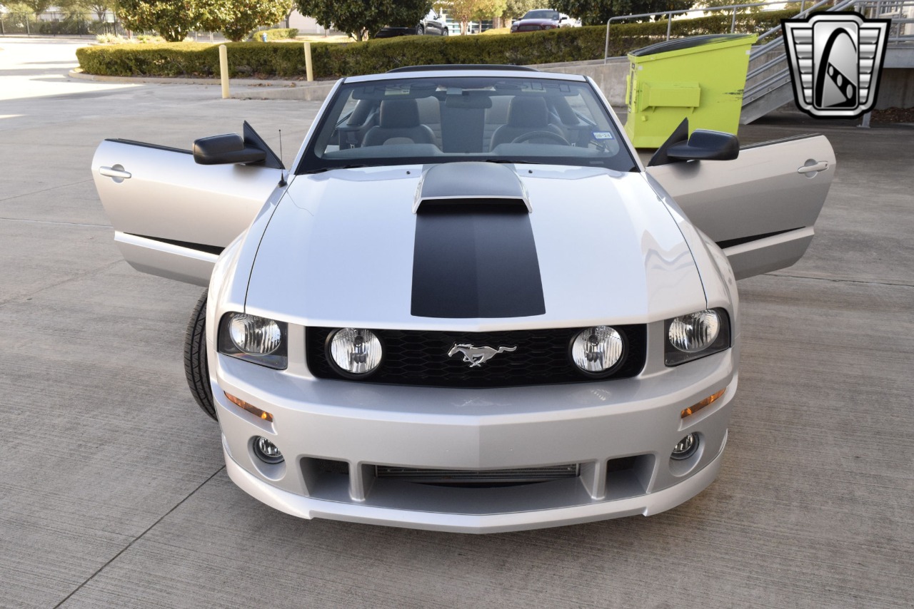 2009 Ford Mustang 36