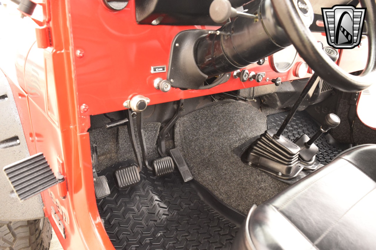 1982 Jeep Scrambler 23