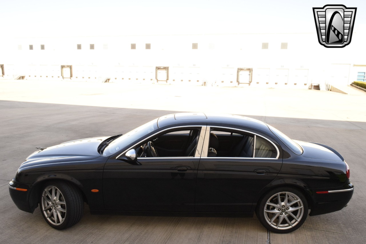 2008 Jaguar S-Type 33