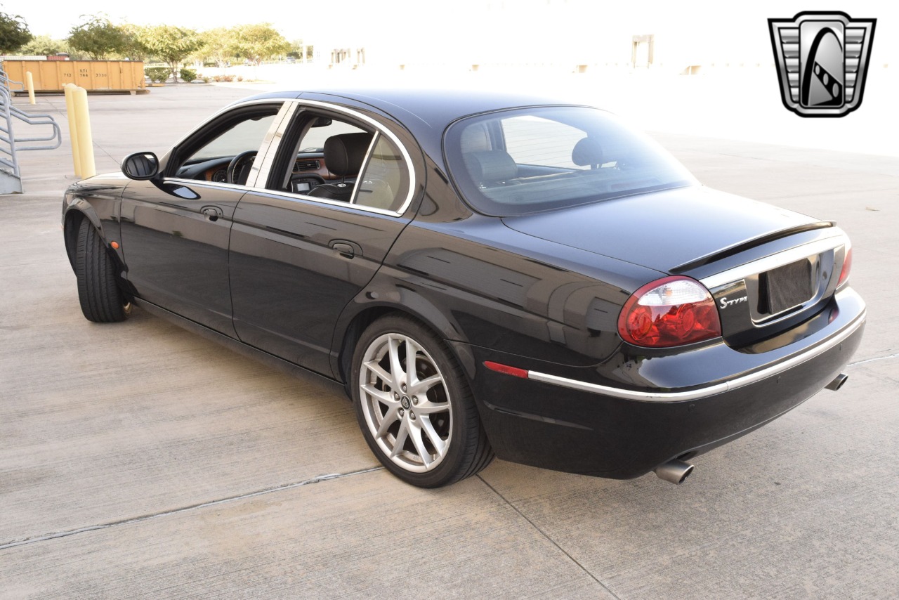 2008 Jaguar S-Type 36