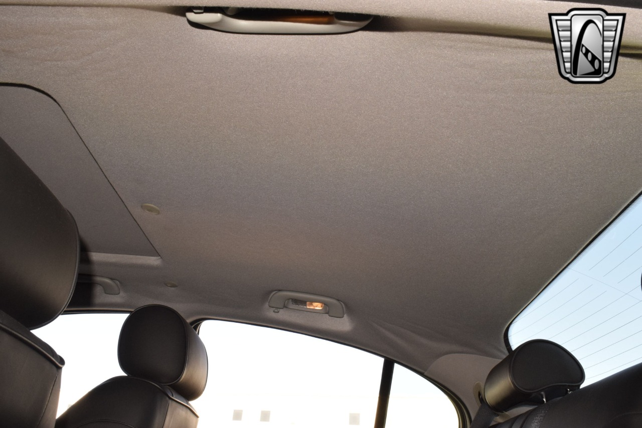 2008 Jaguar S-Type 24