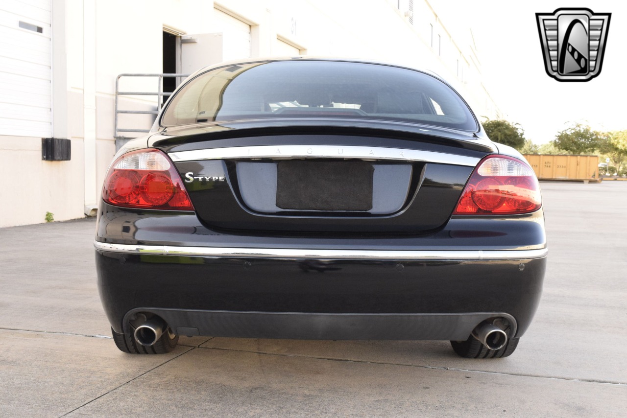 2008 Jaguar S-Type 39