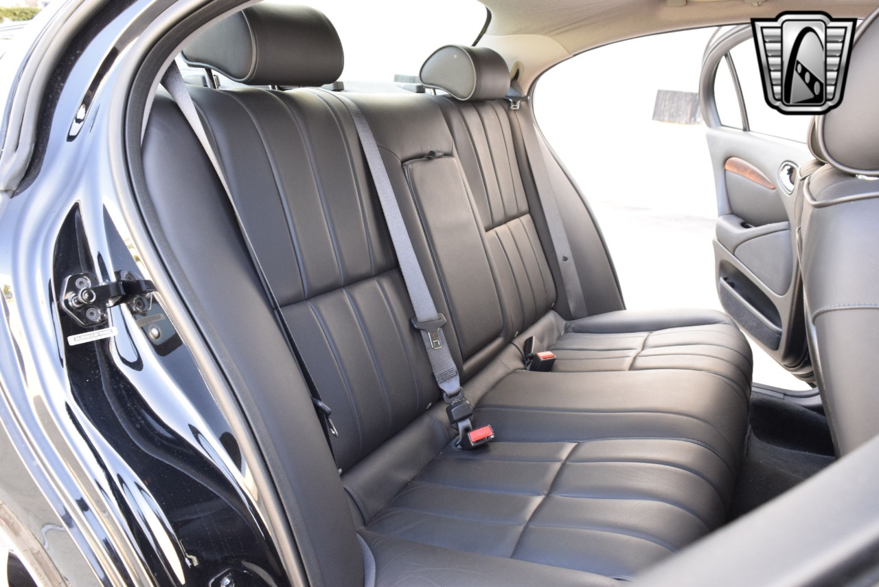 2008 Jaguar S-Type 27