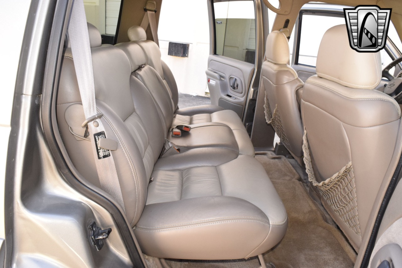 2000 Chevrolet Tahoe 28