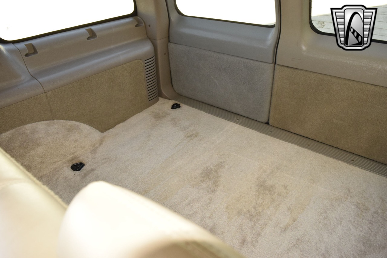 2000 Chevrolet Tahoe 24