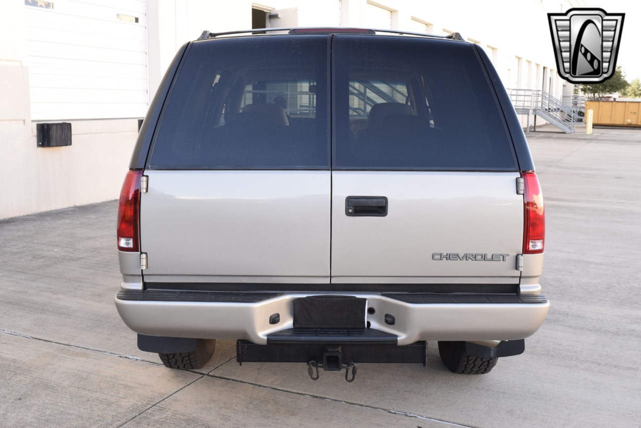 2000 Chevrolet Tahoe 38