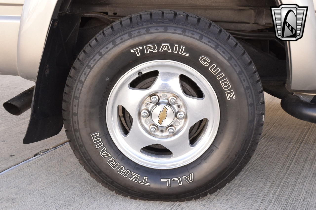 2000 Chevrolet Tahoe 9