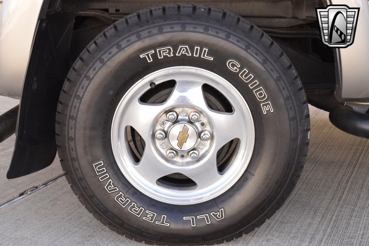 2000 Chevrolet Tahoe 61