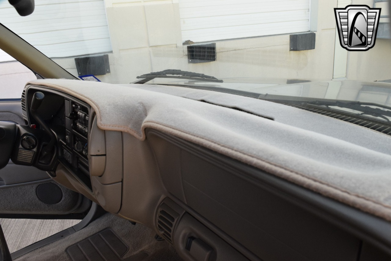 2000 Chevrolet Tahoe 25