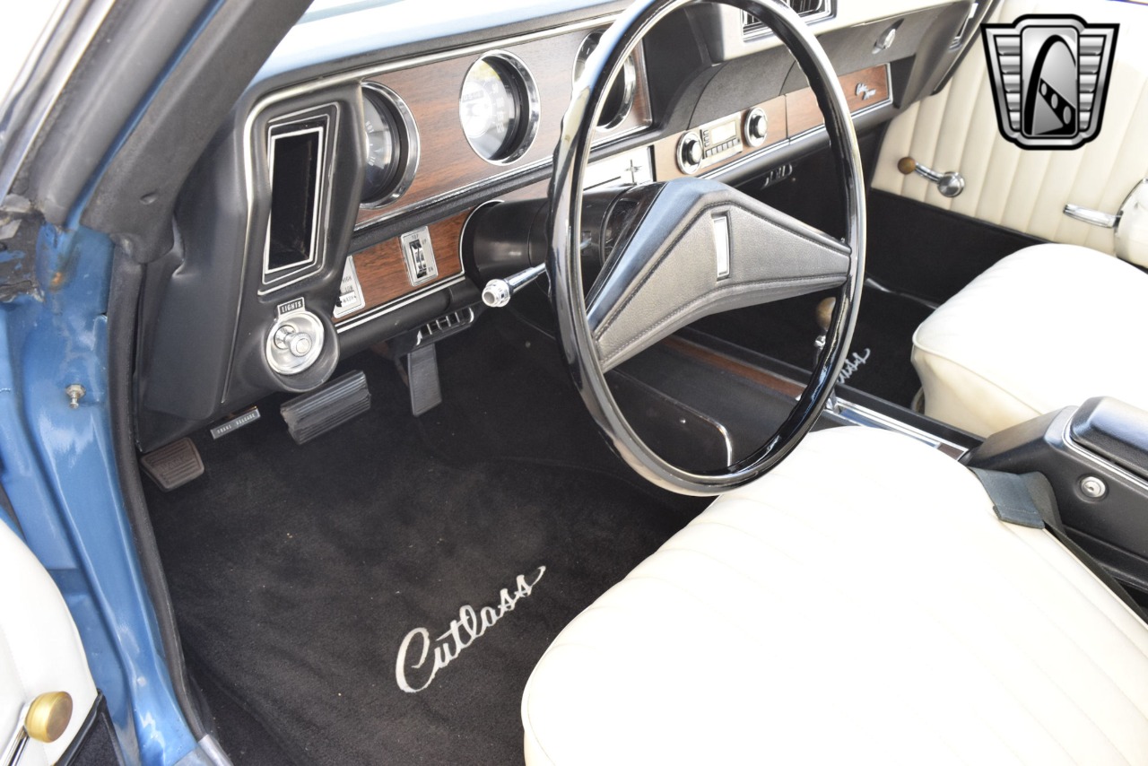 1972 Oldsmobile Cutlass 24