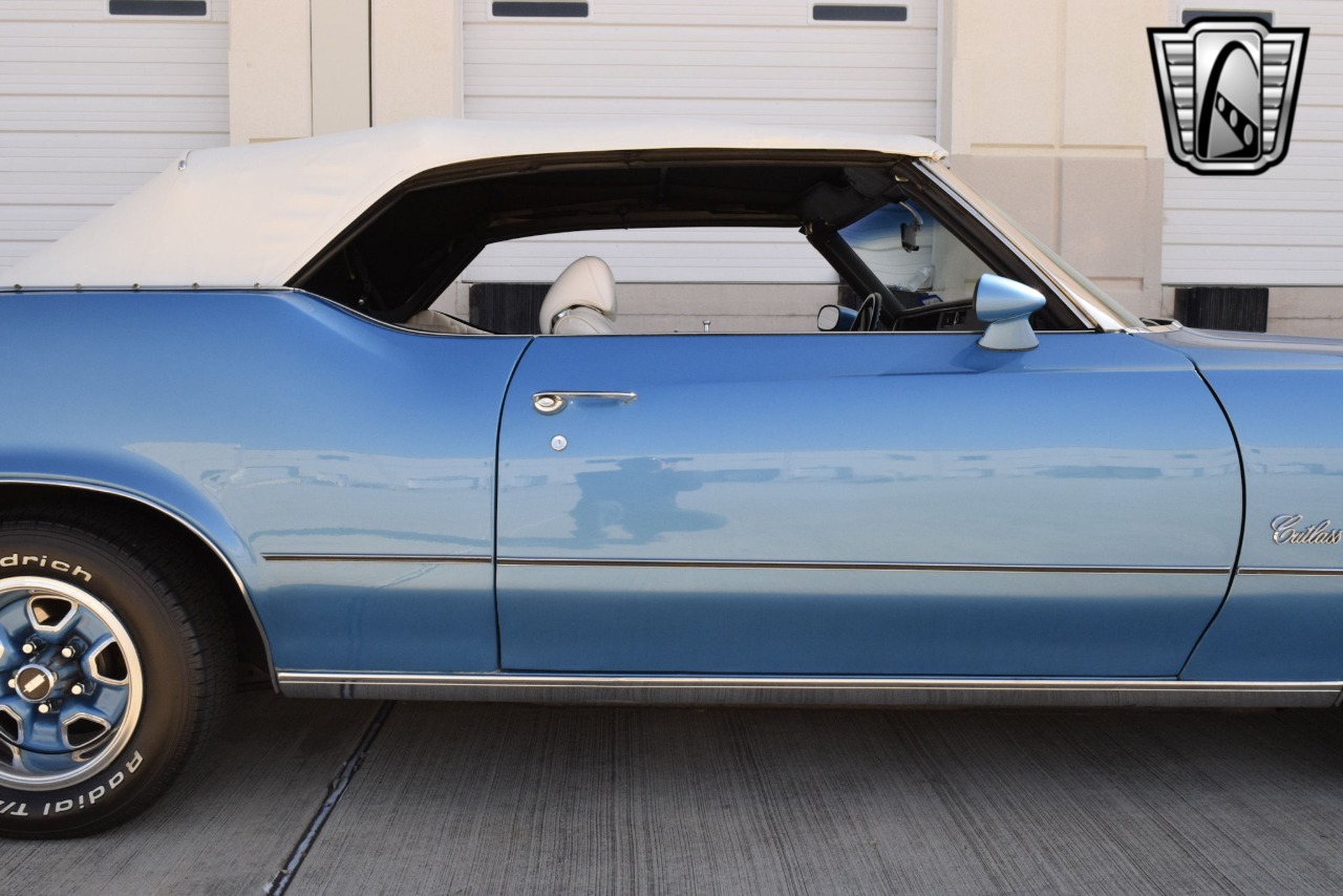 1972 Oldsmobile Cutlass 12