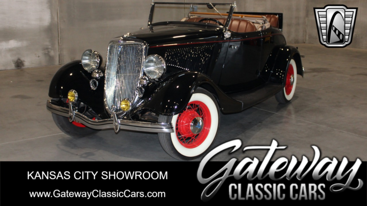 1934 Ford Roadster Model 40 Deluxe 1