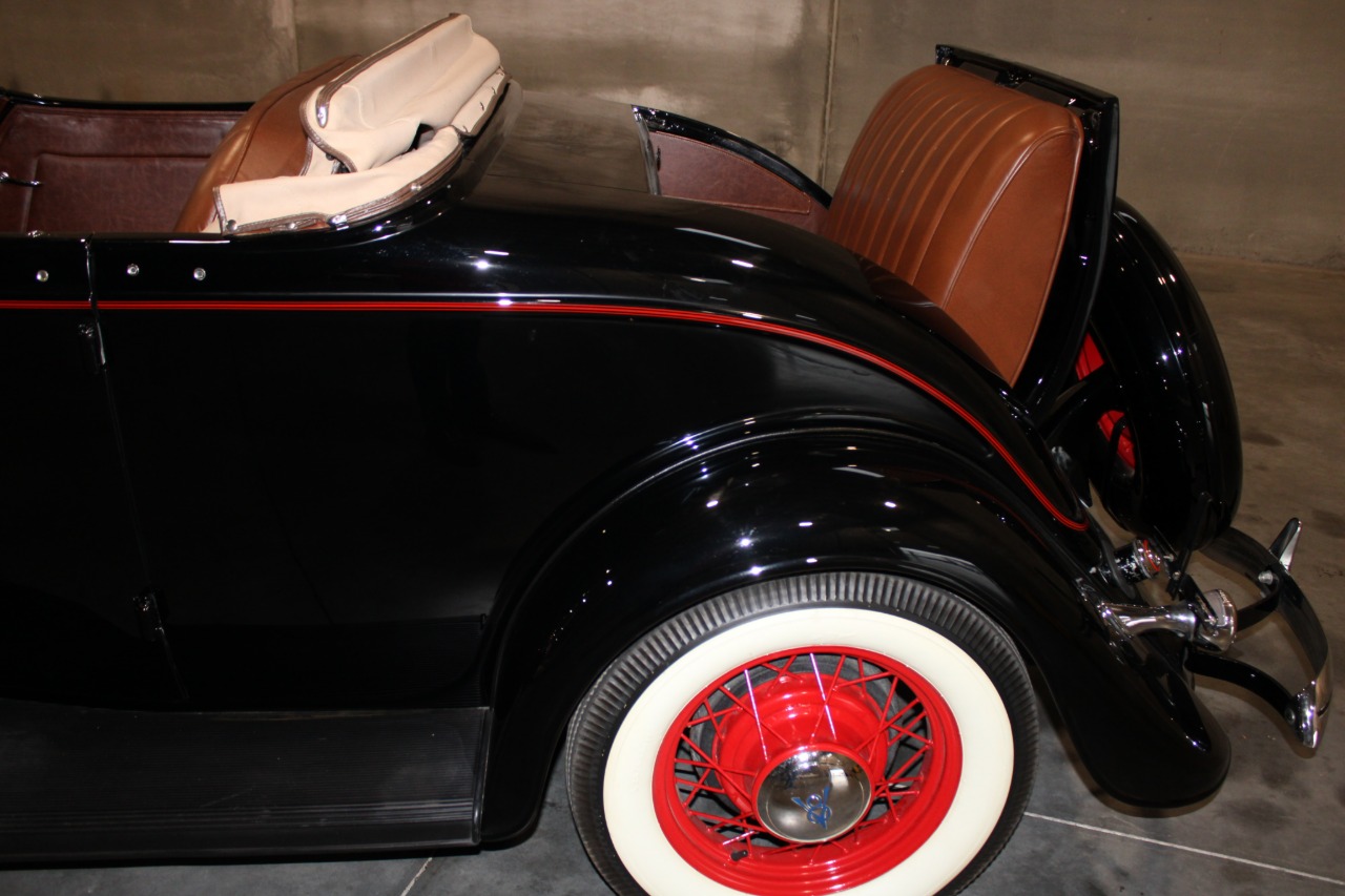 1934 Ford Roadster Model 40 Deluxe 51