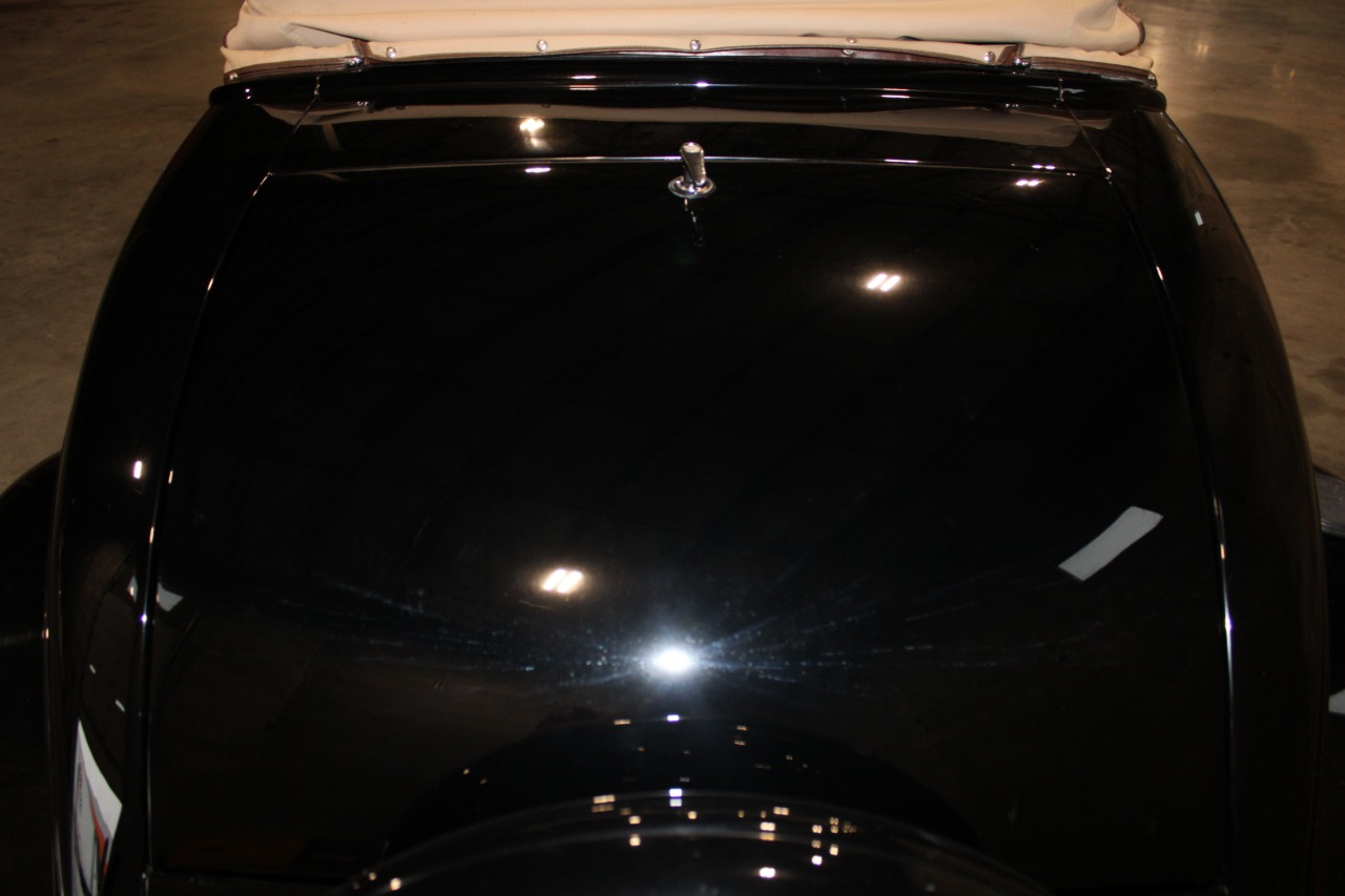 1934 Ford Roadster Model 40 Deluxe 52