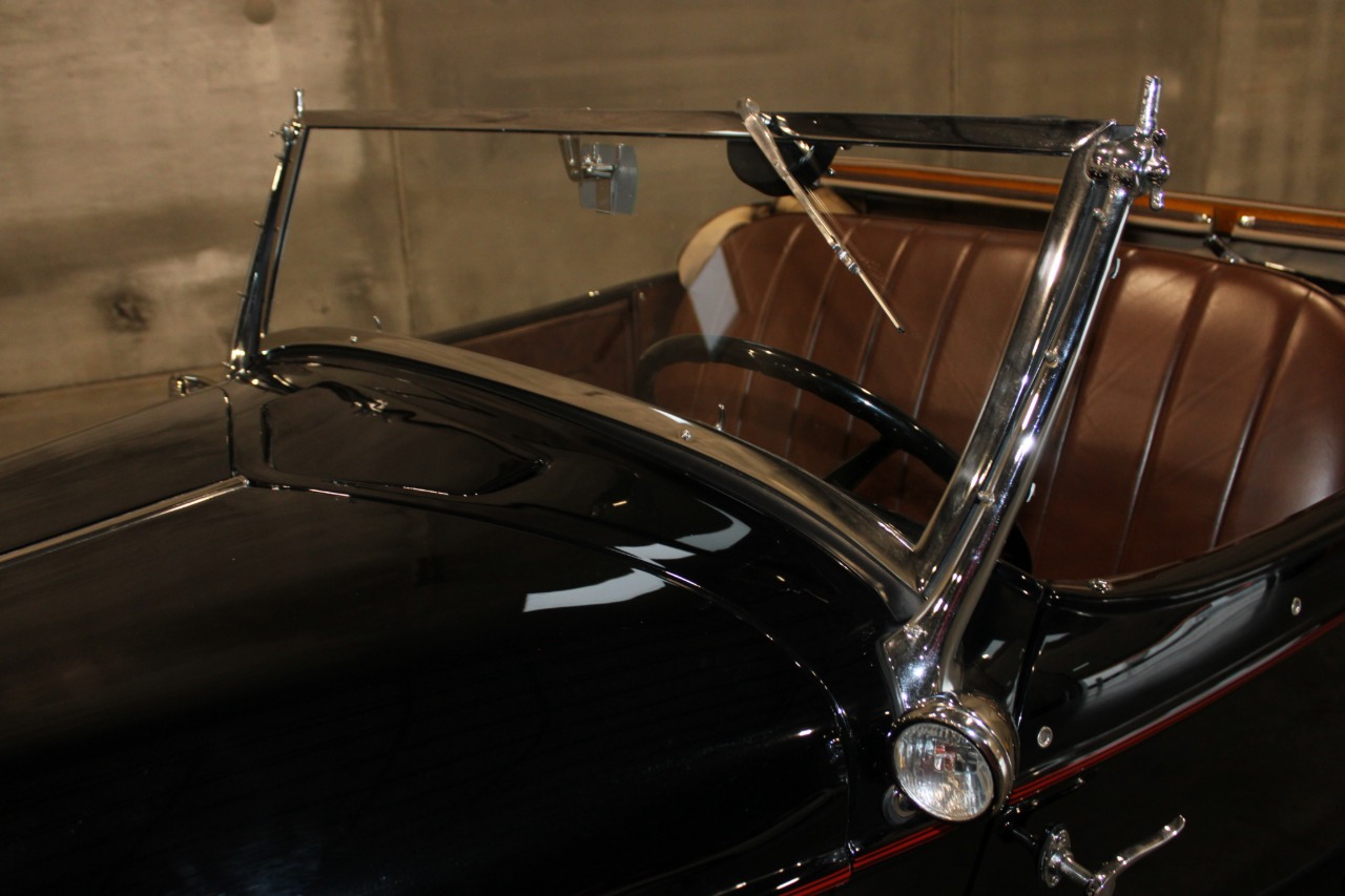 1934 Ford Roadster Model 40 Deluxe 74